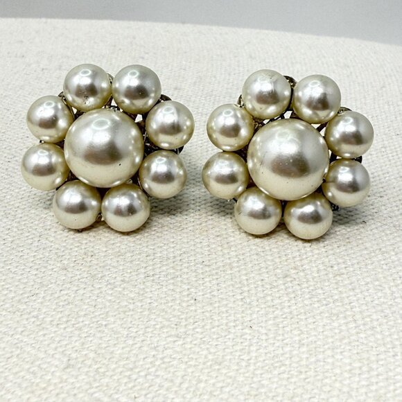 Vintage Bead Cluster Earrings Imitation Pearl Silver-Tone Marked Japan Retro - Picture 1 of 7